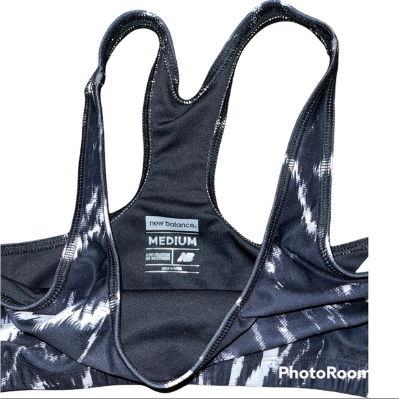 NWT New Balance Sports Bra Medium - Picture 6 of 7